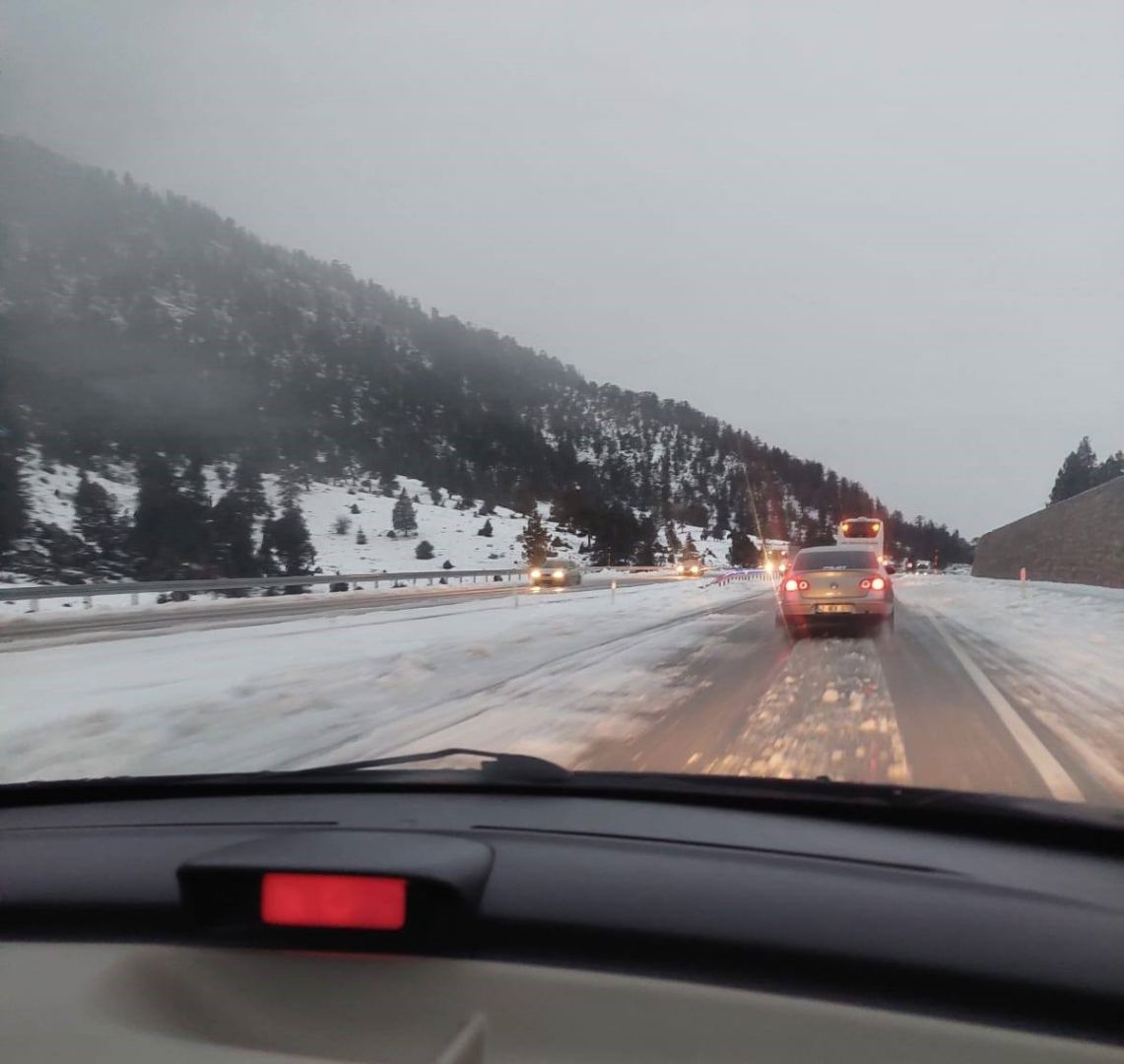 KONYA'DA JANDARMA SAHADA! KARLI YOLLAR KONRTOL ALTINDA