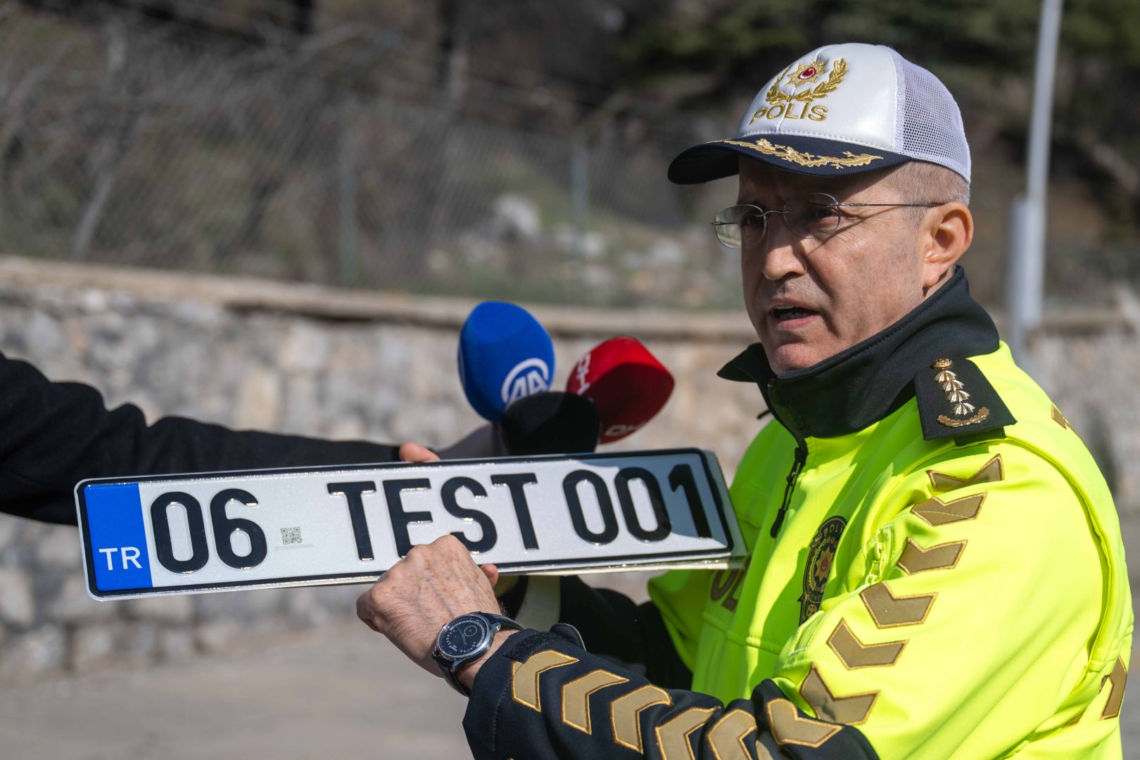 PLAKADA MÜHÜR VARSA GEÇERLİ