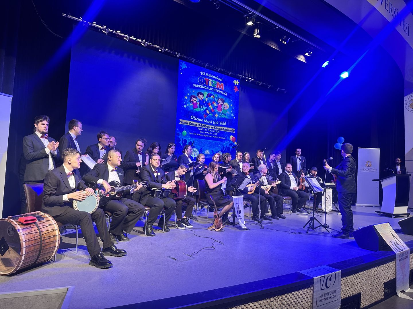 KONYA’DA OTİZM FARKINDALIK ETKİNLİĞİNDE İZOT SAHNE ALDI