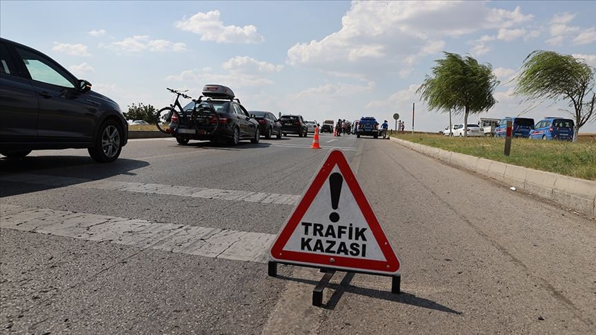 ANKARA'DA TRAFİK KAZASI:5 ÖLÜ