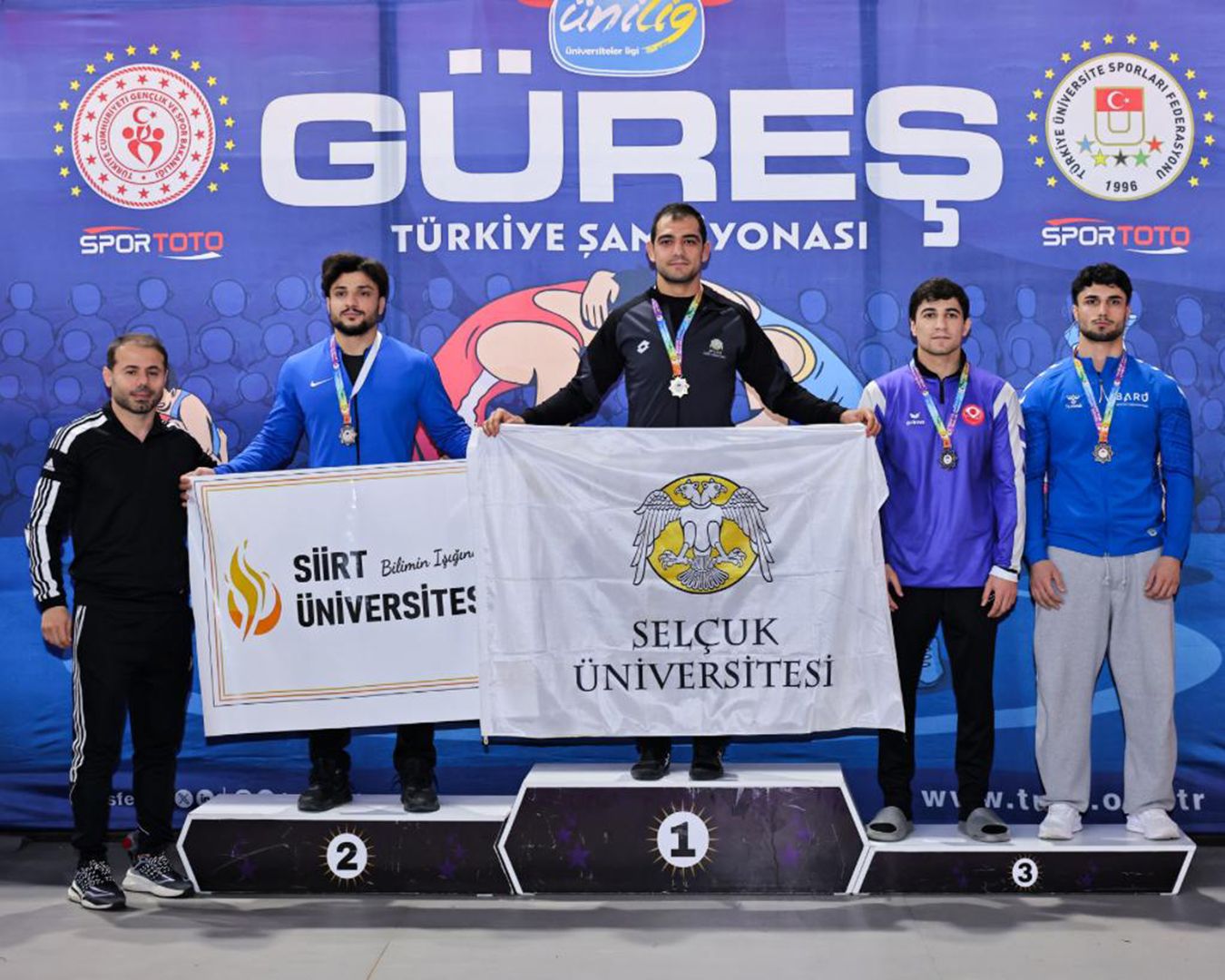 KONYA GÜREŞ TAKIMI 9 MADALYA KAZANDI