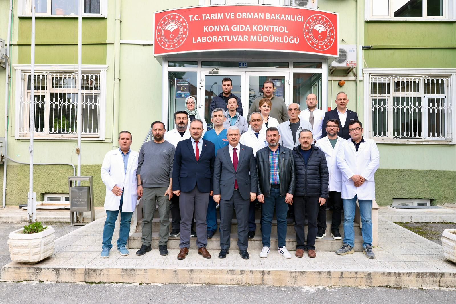 VALİ AKIN GIDA KONTROL LABORATUARINI ZİYARET ETTİ