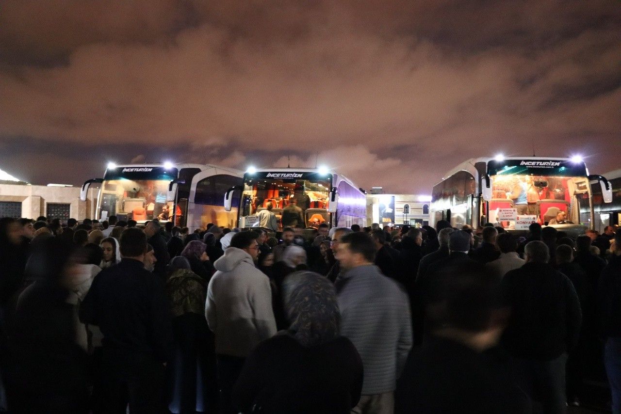 YILIN İLK KONYA'LI HACILARI UĞURLANDI