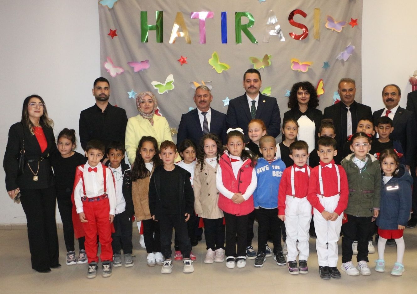 YUNAK’TA GÖNÜLLÜLERİN KÜTÜPHANESİ AÇILDI