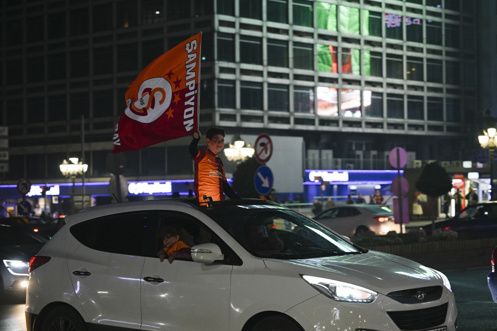ŞAMPİYON GALATASARAY