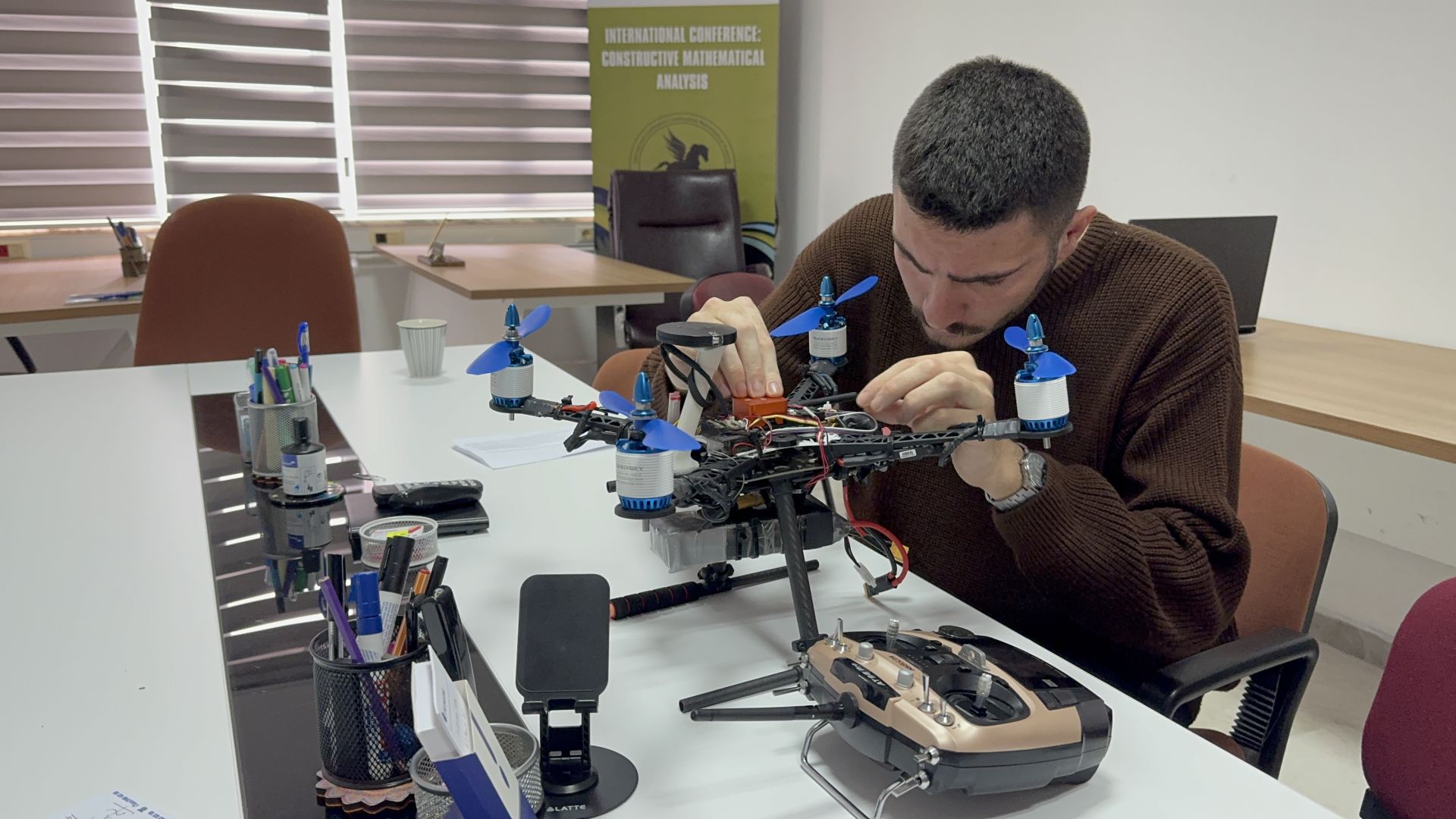 ULAK: AFETLERDE İLETİŞİMİ YENİDEN KURACAK YERLİ DRONE