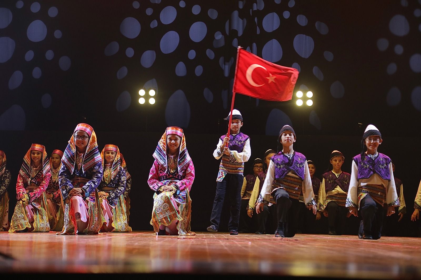 KONYA’DA HALK OYUNLARI ŞÖLENİ HEYECANI