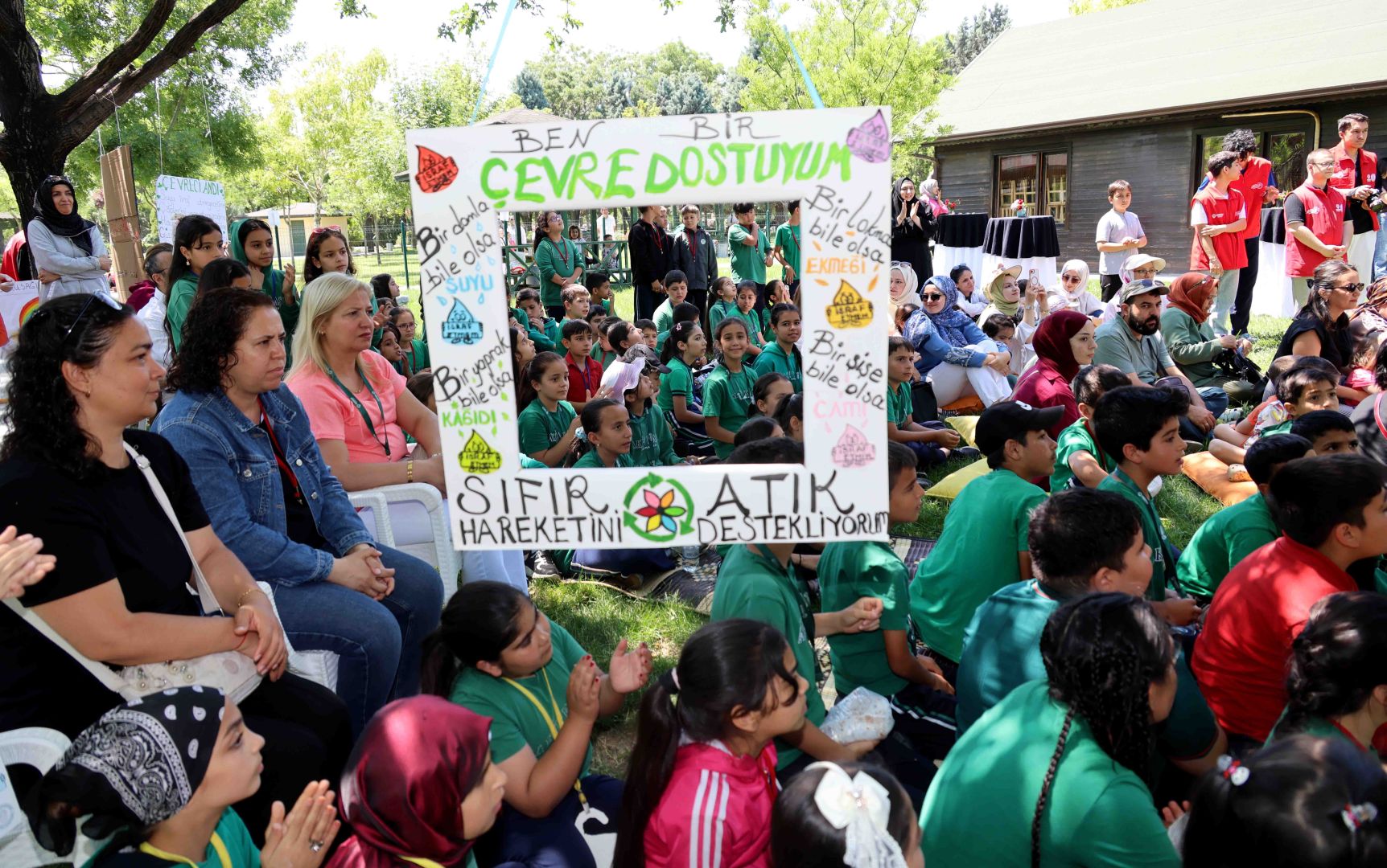 TABİAT MEKTEBİ’NDE COŞKULU MEZUNİYET