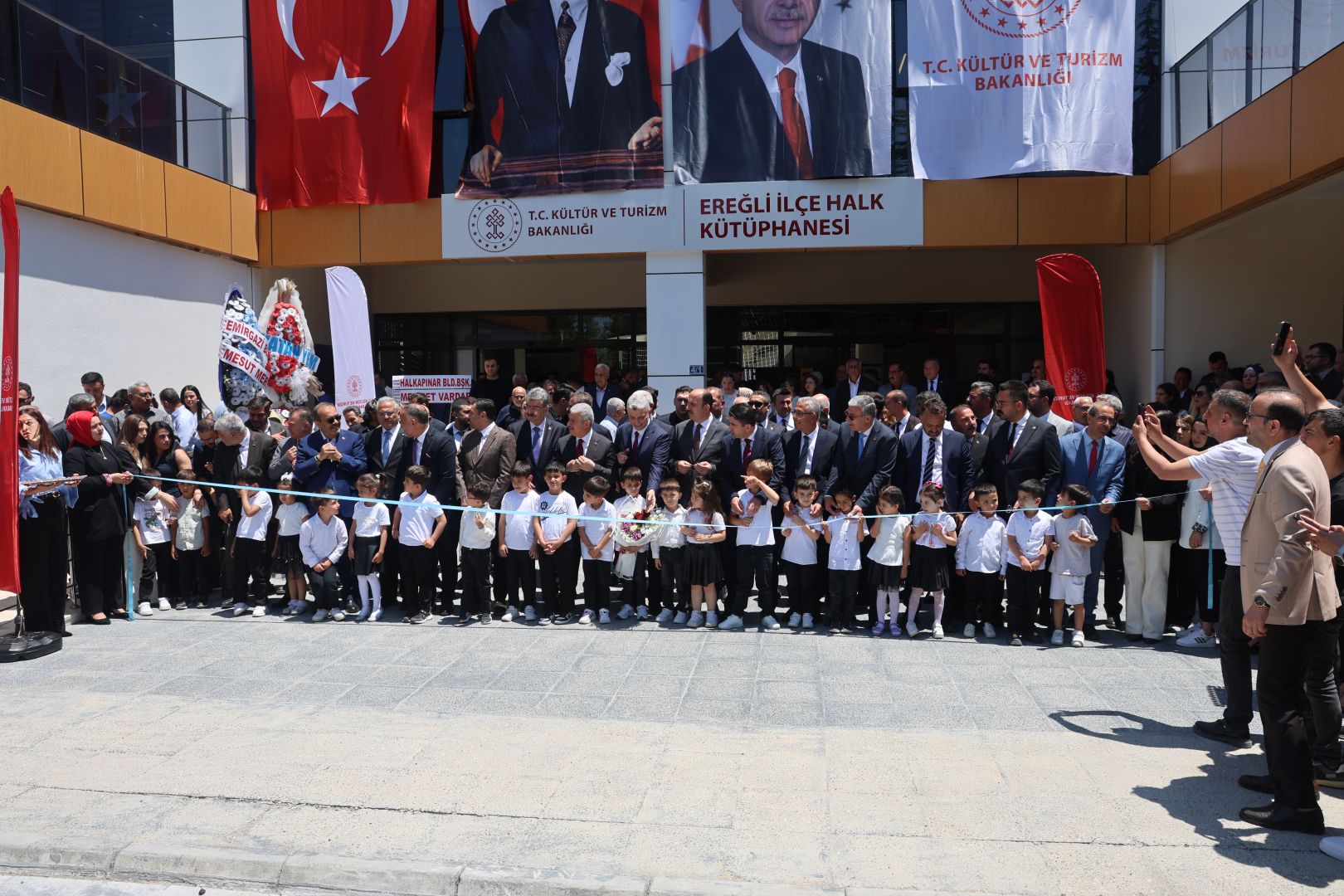 TİCARET BAKANI BOLAT’TAN KONYA’DA KÜTÜPHANE AÇILIŞINA KATILDI